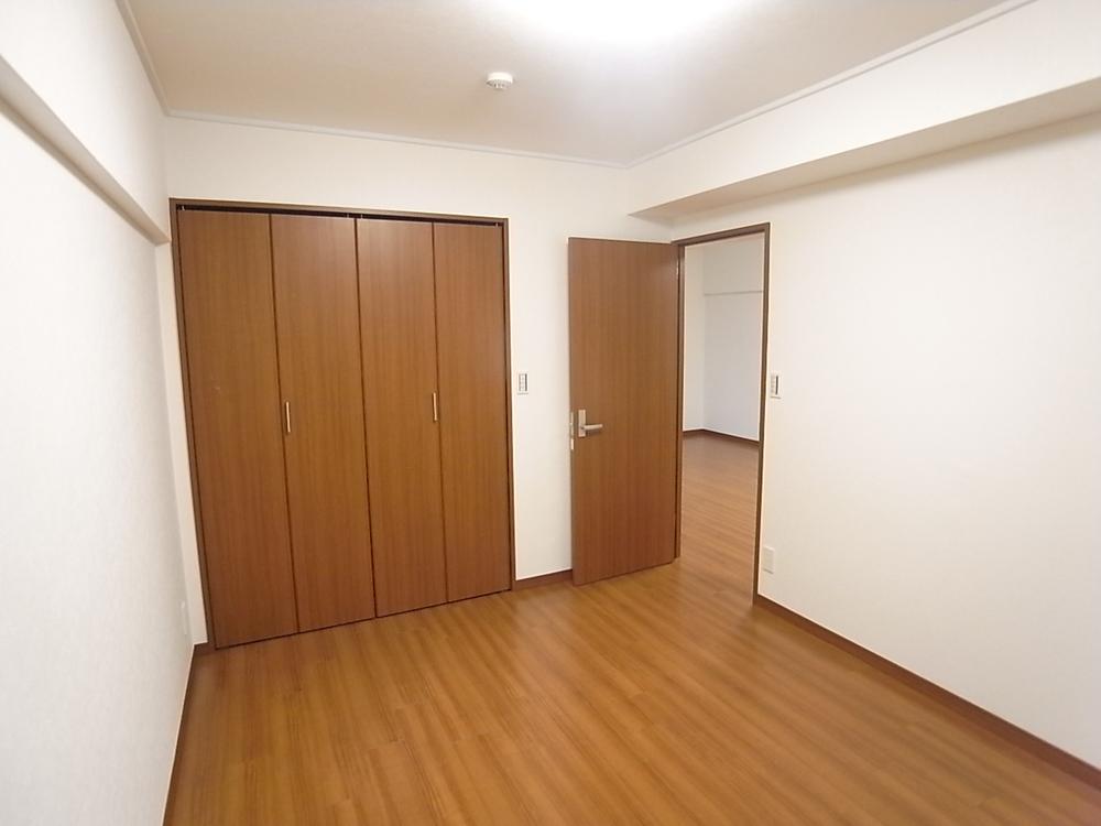 Non-living room. Indoor (11 May 2013) Shooting