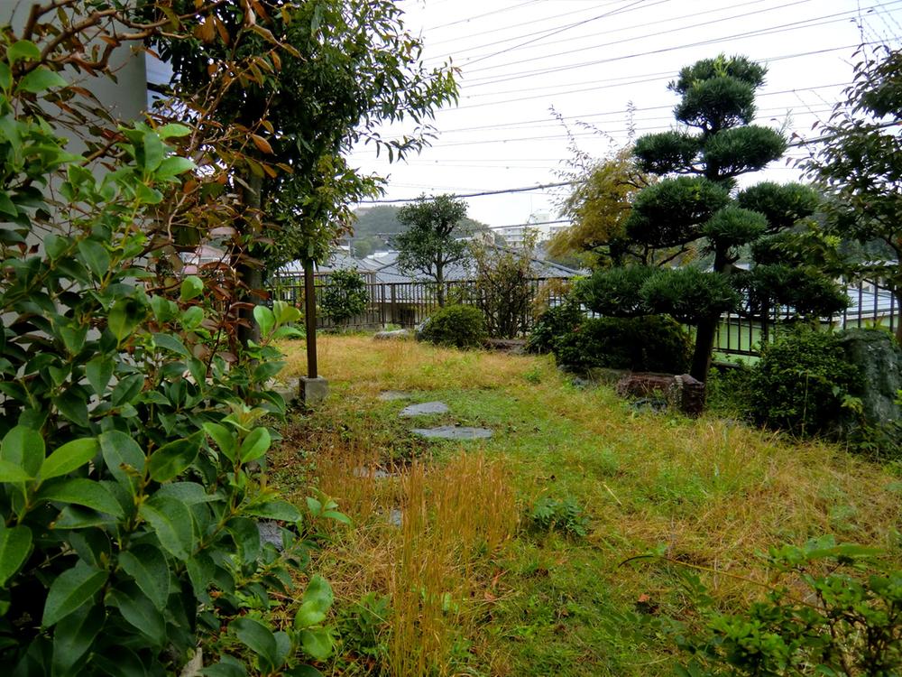 Garden. Local (10 May 2013) Shooting
