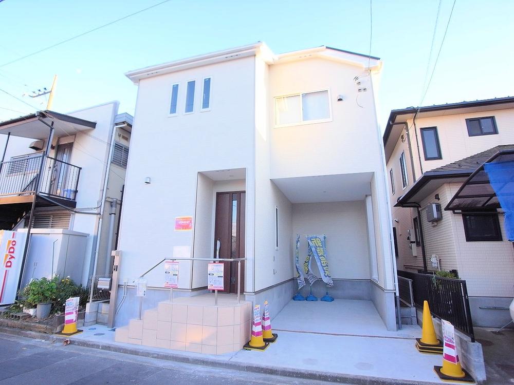 Local appearance photo. Floor plan of the bright 4LDK! Housing that livability and design in harmony! 10-year warranty for peace of mind! Local (12 May 2013) Shooting