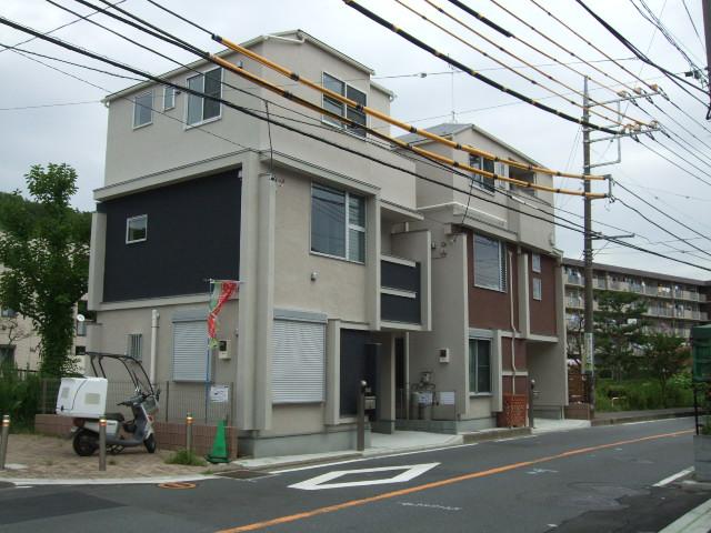 Local photos, including front road. Local (September 2013) Shooting