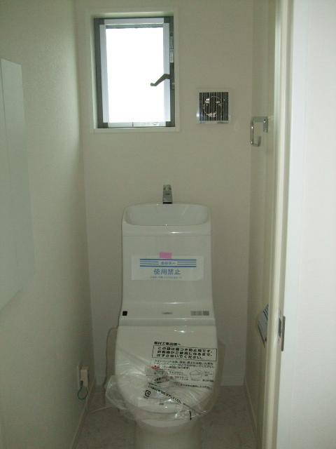 Toilet. Indoor (September 2013) Shooting