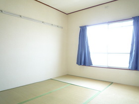 Living and room. 6 Pledge Japanese-style room with a closet