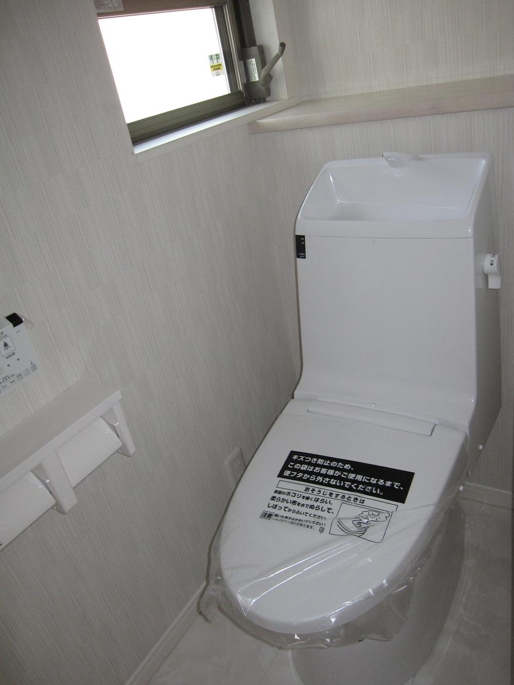 Toilet. 1F is a toilet. (July 2013) Shooting