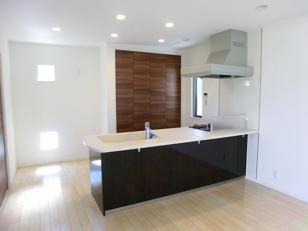 Same specifications photo (kitchen). ~ Building of full-house construction ~ Our company is a real estate agent on the Higashi-Totsuka. Since the near from the scene, Your delivery and subsequent after-sales, etc., You can not worry.