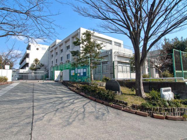Junior high school. 1208m to Yokohama Municipal Hirado junior high school