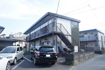 Building appearance. Totsuka Station 7 minutes walk