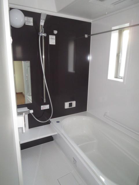 Bathroom.  [Building 2] Indoor (11 May 2013) Shooting