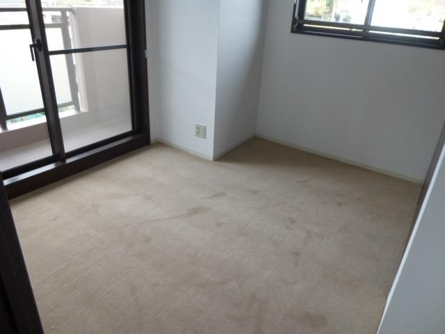 Non-living room. 4.9 Pledge Western-style