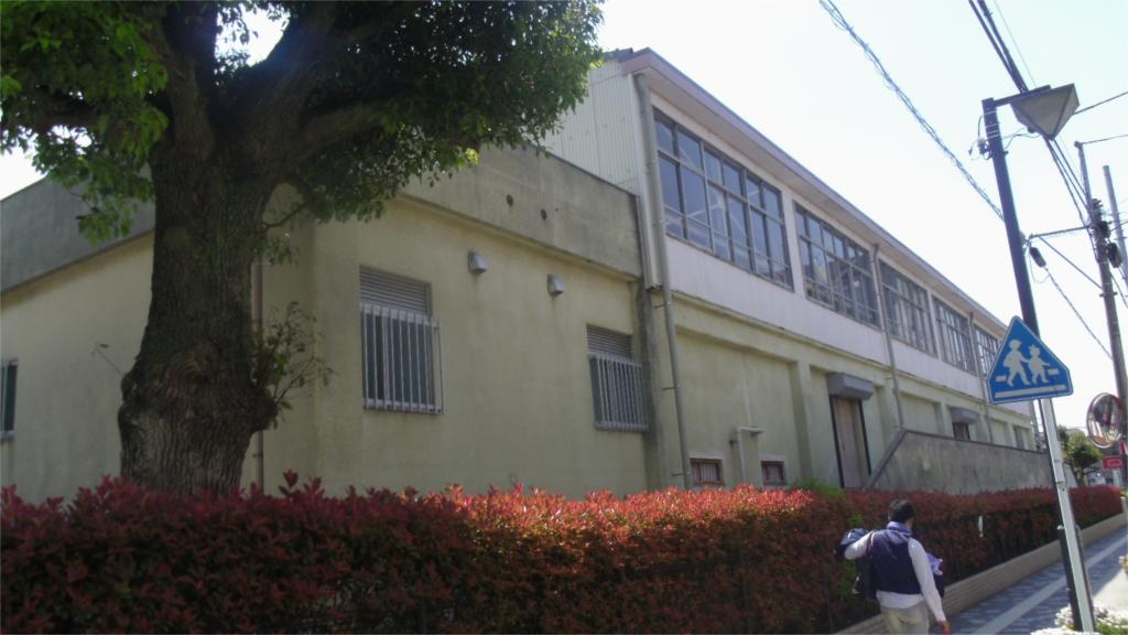 Primary school. 1270m to Yokohama Municipal Totsuka elementary school (elementary school)
