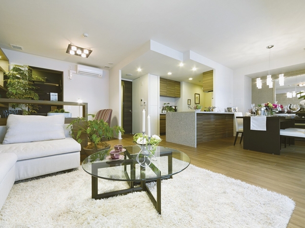 Spacious living ・ Dining and counter kitchen exudes a sense of unity, I feel the spread of rich space.