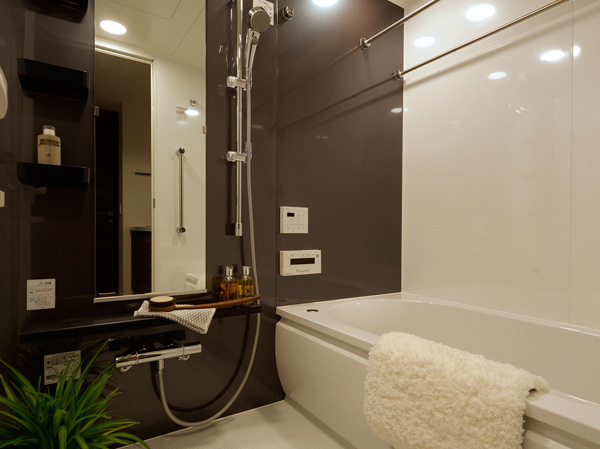 Bathing-wash room.  [bathroom] Full Otobasu, Massage function shower head, Mist sauna with bathroom Air Heating dryer, etc., A number of facilities to enhance the day-to-day bath time. Bathroom stuck to the healing quality.