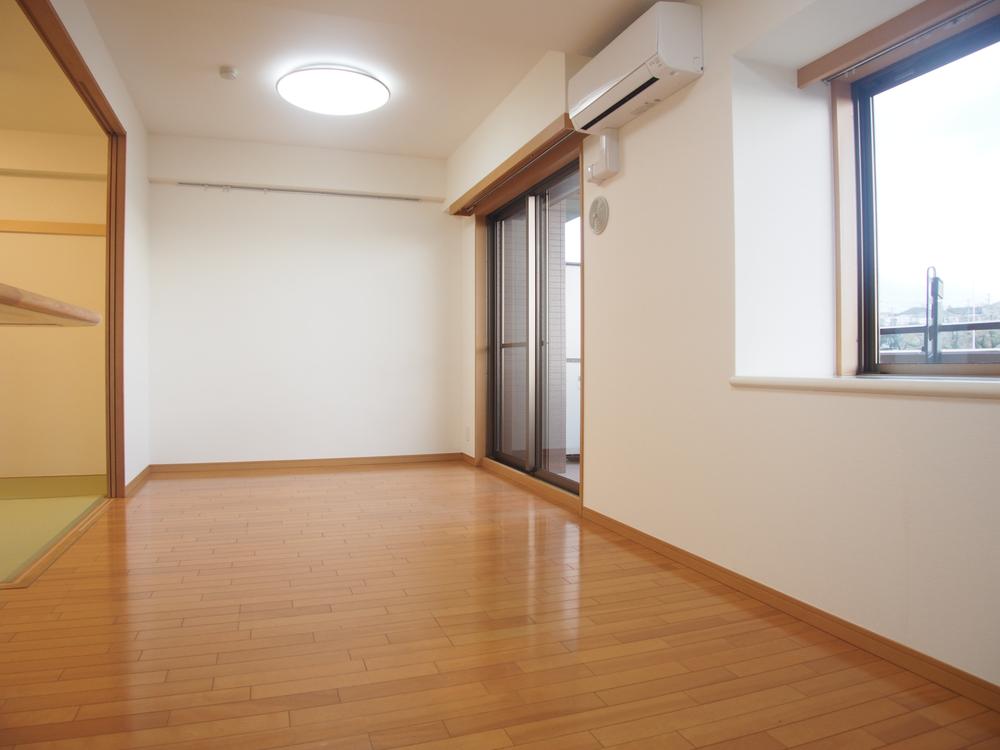 Living. Indoor (12 May 2013) Shooting