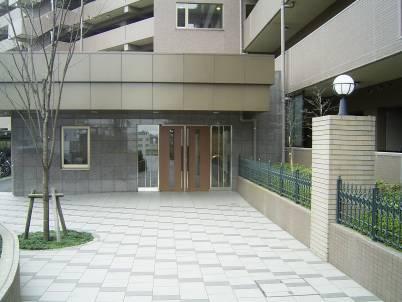 Entrance. Common areas