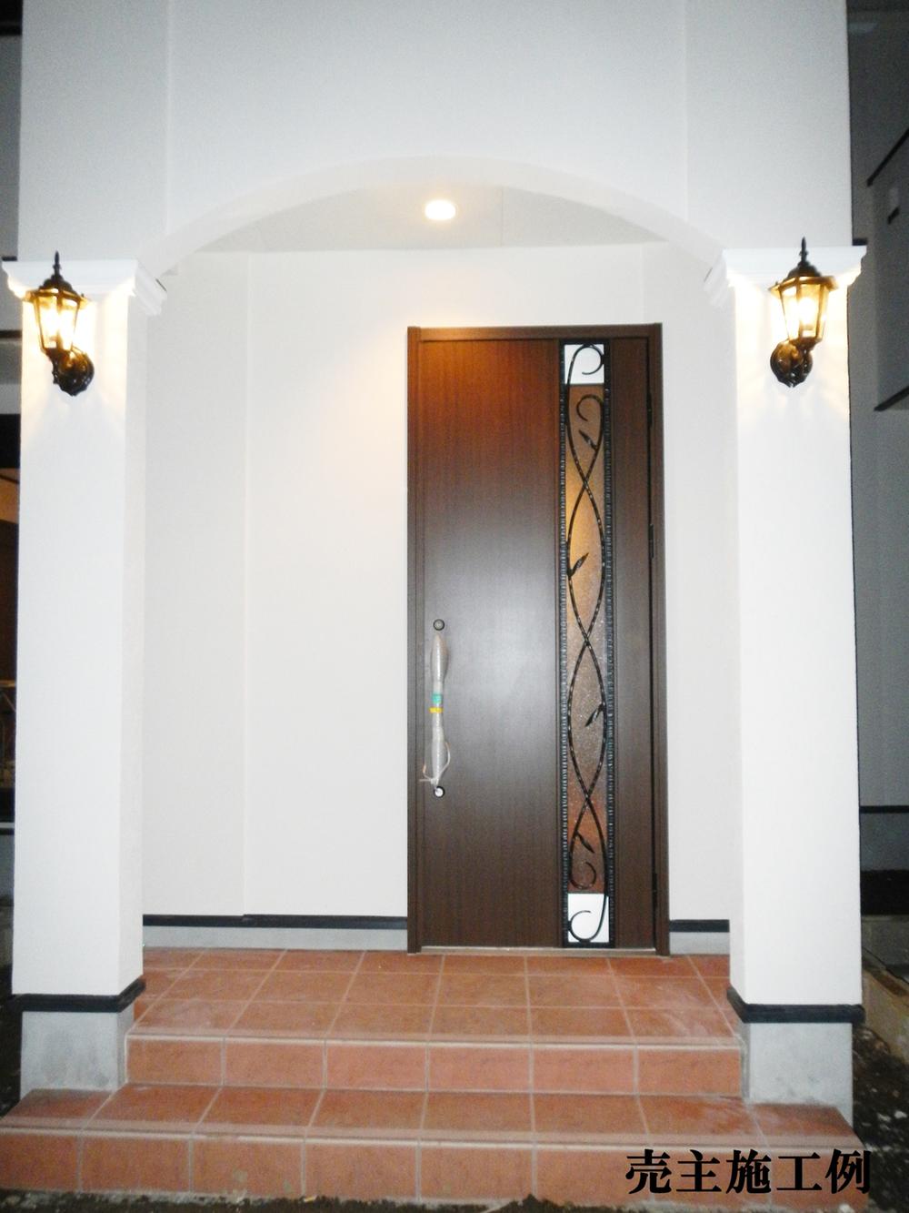 Entrance. Excellent entrance door to the thermal insulation, Pat crime prevention surface