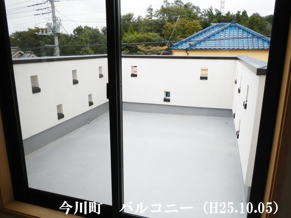 Security equipment. Specifications Low-E pair glass to improve the heating and cooling efficiency and cut harmful ultraviolet rays in all rooms! Further up the efficiency of the heating and cooling at twice the thickness of the air layer is usually of multi-layer glass! Since Aru across special film also has excellent penetration resistance also has excellent crime prevention