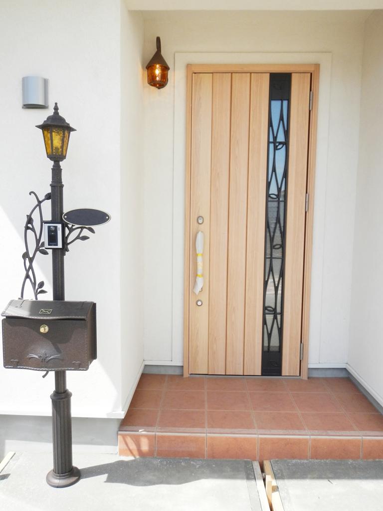 Security equipment. Shut out in the high entrance door of the insulation resistance even winter cold day even on a hot summer day! The room is comfortable at any time removable inner key [Security thumb turn] Long-term outing is also safe with a strong W lock of dimple key to picking the