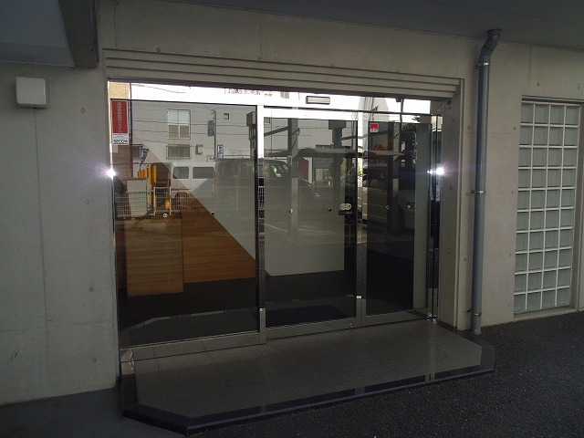 Entrance. Auto-lock with Entrance (* '▽')
