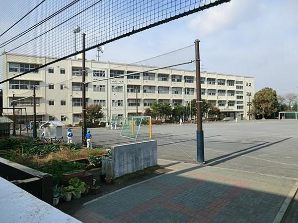 Primary school. School there from 1080m 1873 to Yokohama Municipal Totsuka Elementary School. It celebrated its 140 anniversary this year. 
