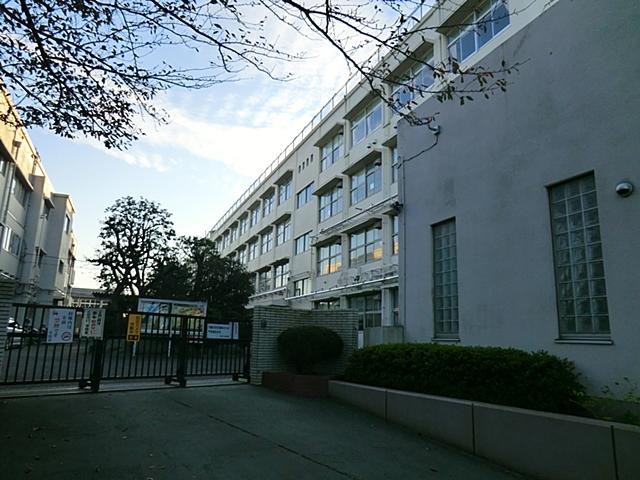 Primary school. 1319m to Yokohama Municipal Gumizawa Elementary School