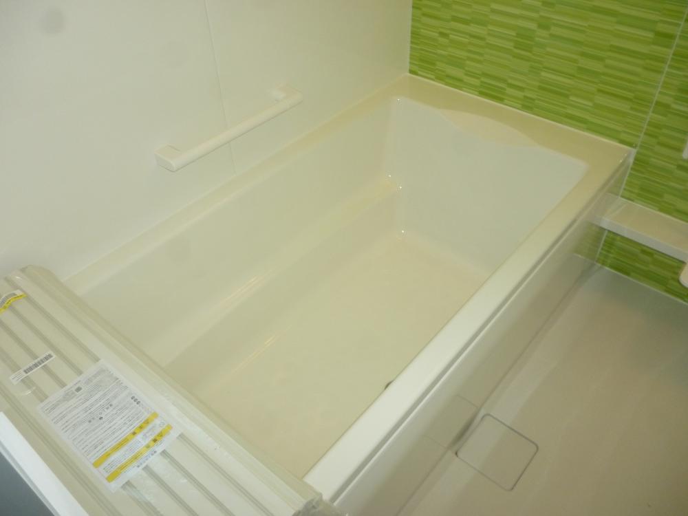 Bathroom. Swanky Square type