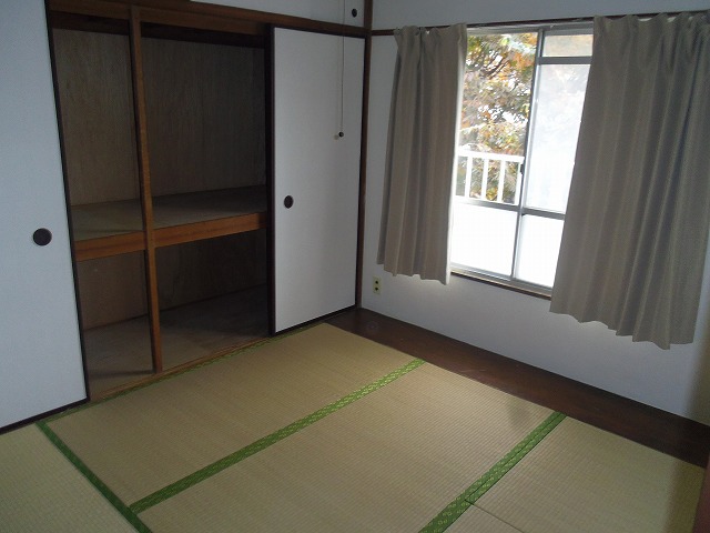 Other room space. Storage rich and the room also clean (* ^^) v