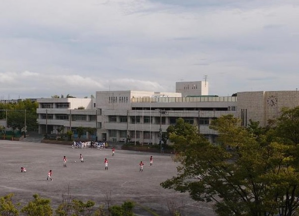 Primary school. 1240m to Yokohama Municipal Akiba elementary school (elementary school)