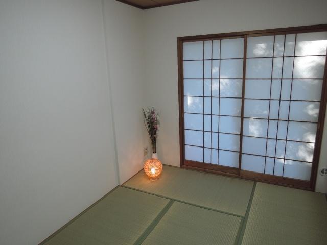 Non-living room. 6 Pledge Japanese-style room