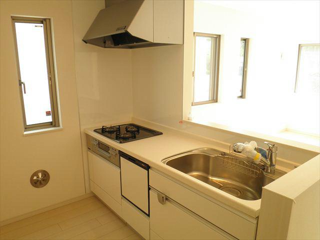 Kitchen. Face-to-face in the kitchen