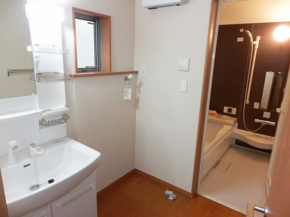 Wash basin, toilet. Wash basin ・ Bathroom (12 May 2013) Shooting