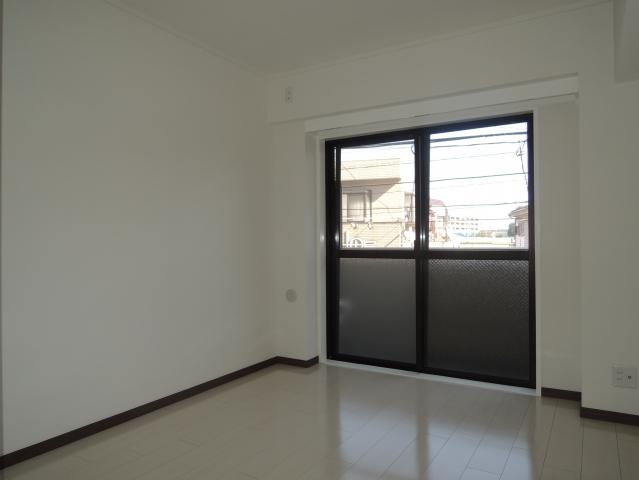 Non-living room. 5.5 Pledge