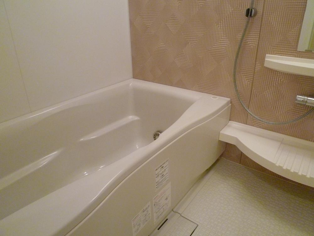 Bathroom. Reheating function ・ It is with the bathroom dryer.