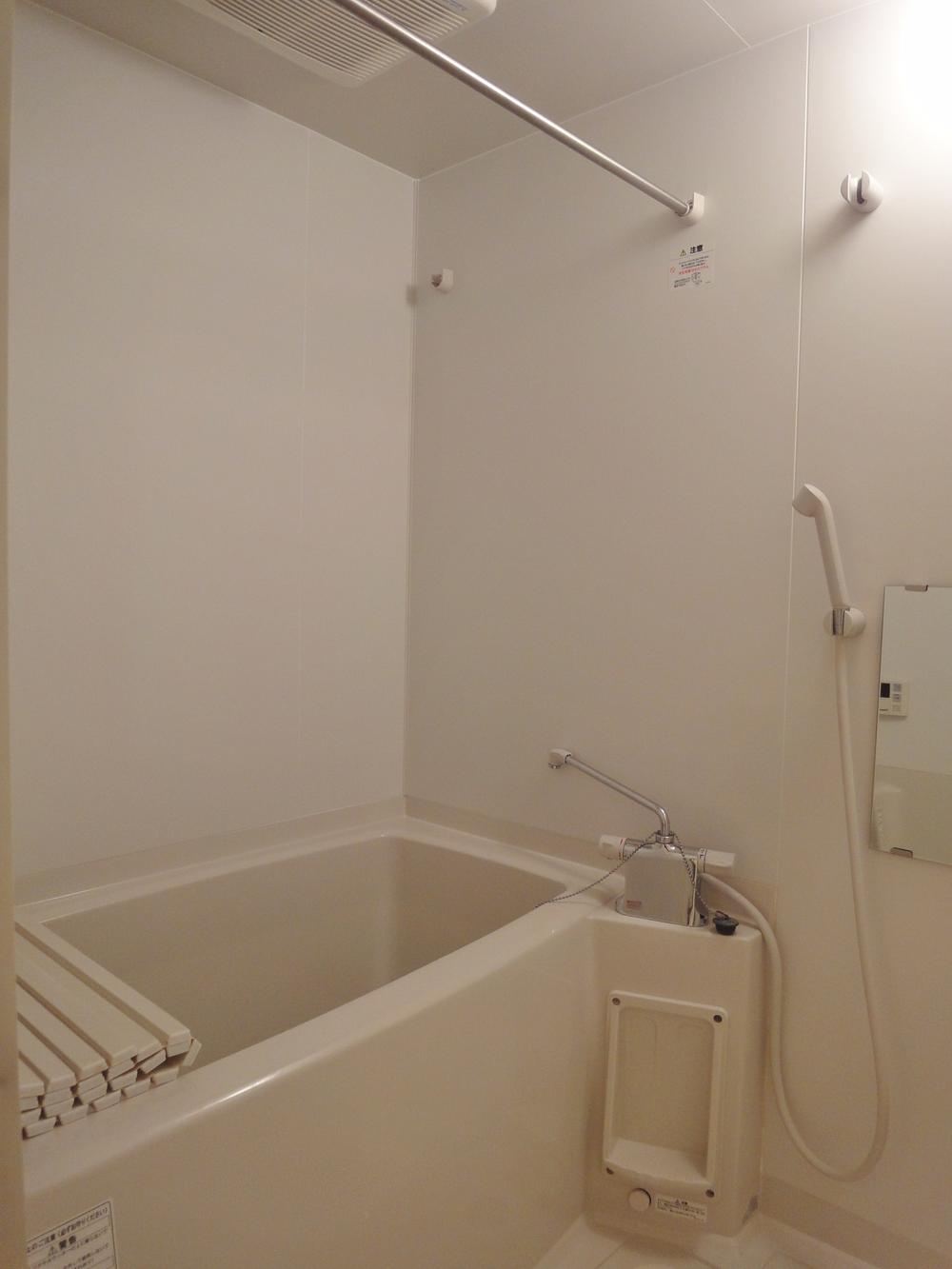 Bathroom. Indoor (12 May 2013) Shooting