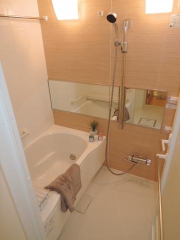 Bathroom. Add cooked ・ With bathroom dryer