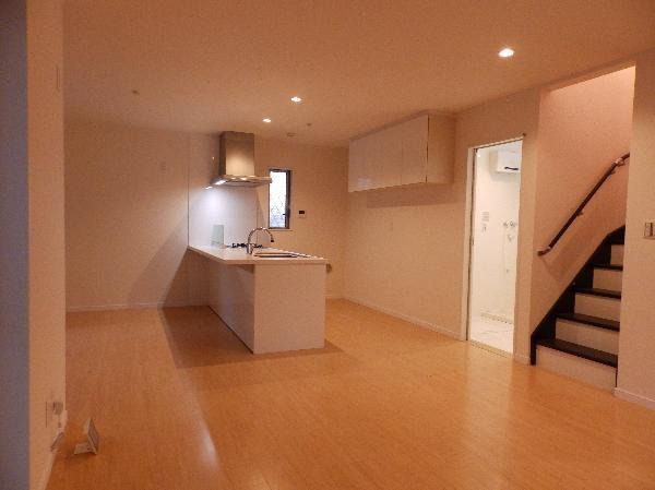 Living. Detached interior introspection Pictures - Living 2013 / 12 shooting: spacious and has LDK