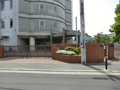 Primary school. 662m to the Kawasaki Municipal Kyomachi elementary school (elementary school)