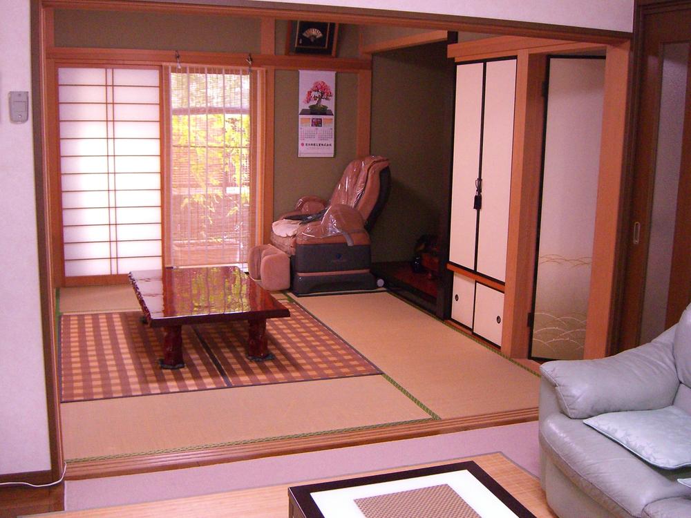 Non-living room. It is soothing Japanese-style room. (August 2013) Shooting
