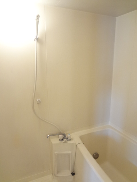 Bath. Is a bathroom with reheating!