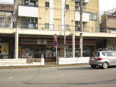 Convenience store. Eleven Yokohama Shitte Ekimae up (convenience store) 552m