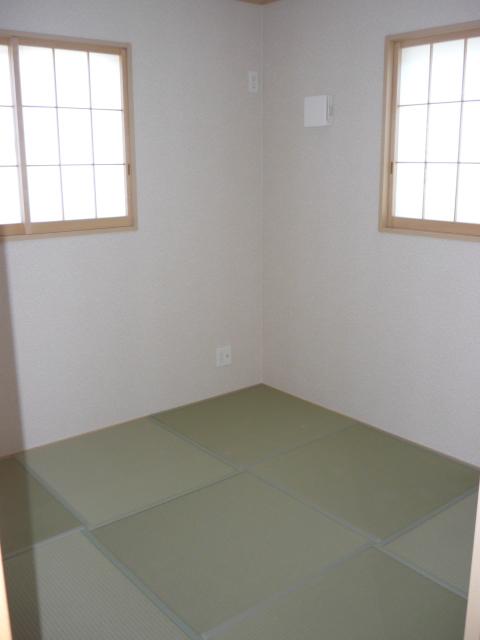 Non-living room. Indoor (12 May 2013) Shooting