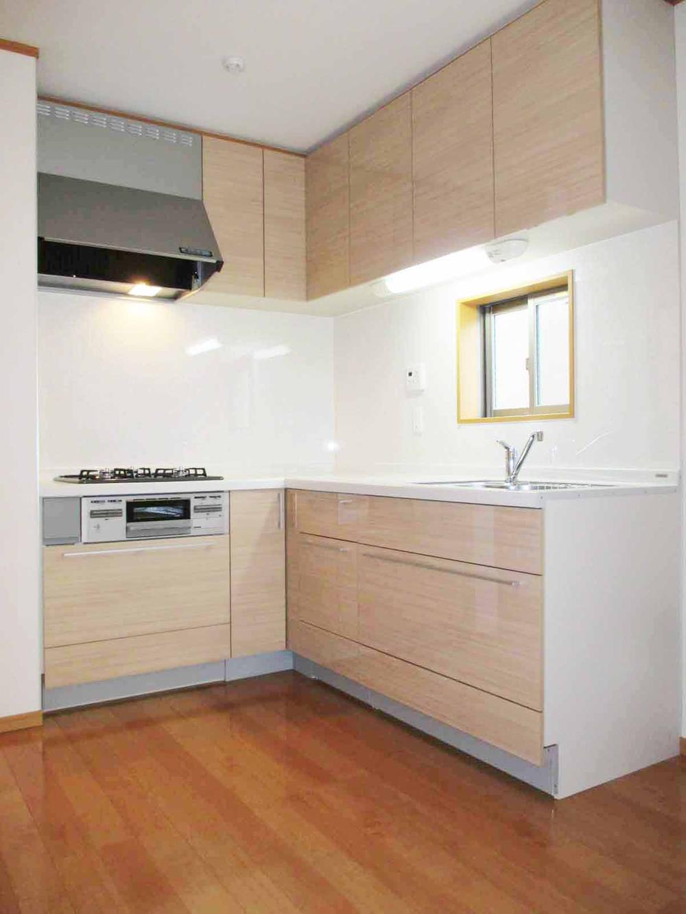 Kitchen. Indoor (12 May 2013) Shooting