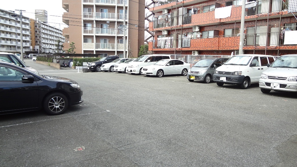 Parking lot. On-site parking 18000 yen! Other ant