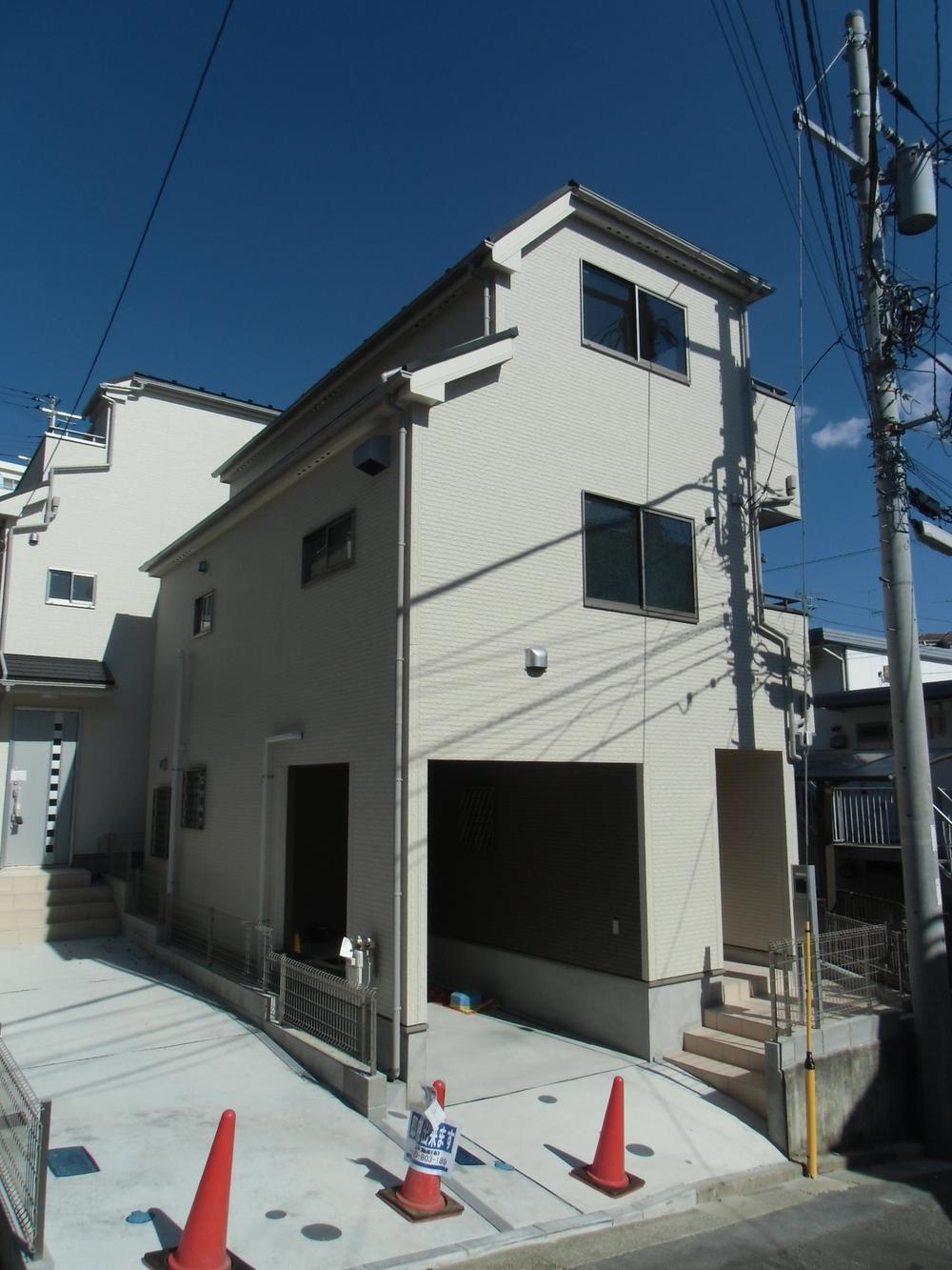 Local appearance photo. It is safe in the intercom with a color TV monitor!