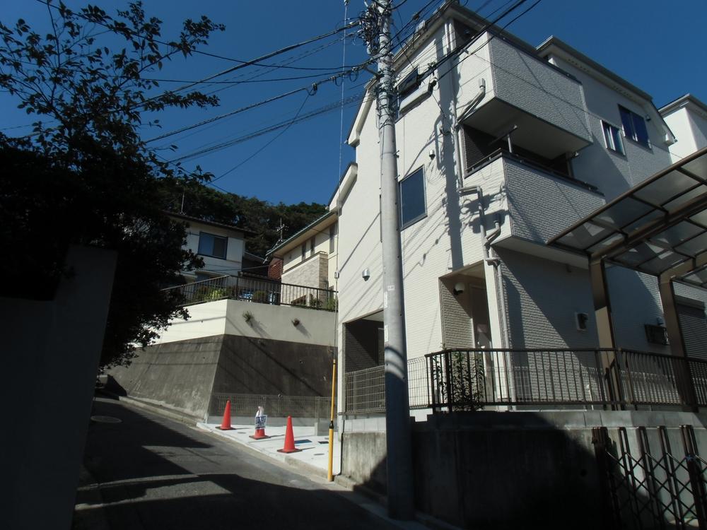 Local appearance photo. Local (09 May 2013) Shooting