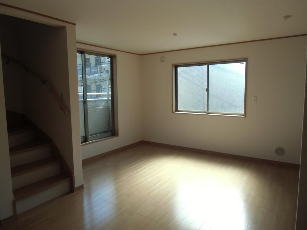 Living. Indoor (09 May 2013) Shooting