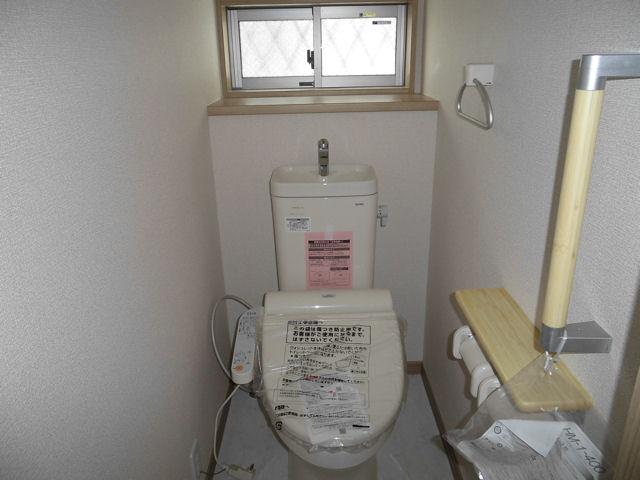 Toilet. Indoor (July 2013) Shooting