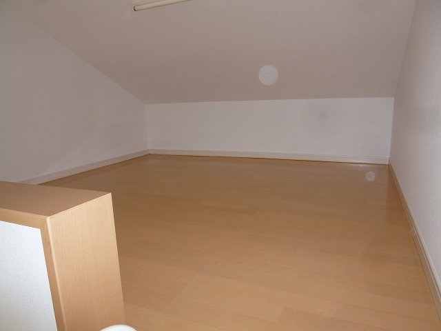 Other room space. loft