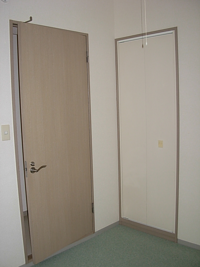 Other room space. Interoceanic 4.5 entrance door