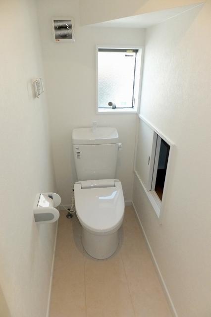 Toilet. First floor room (May 23, 2013) Shooting