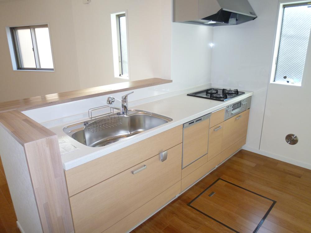 Kitchen. Indoor (12 May 2013) Shooting