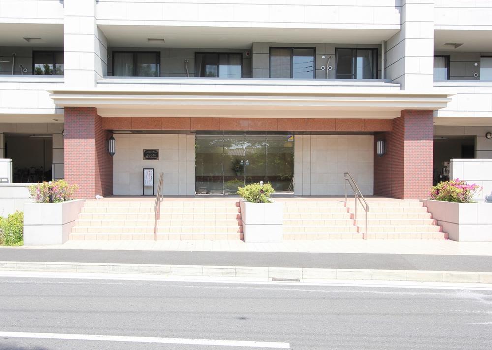 Entrance. Common areas